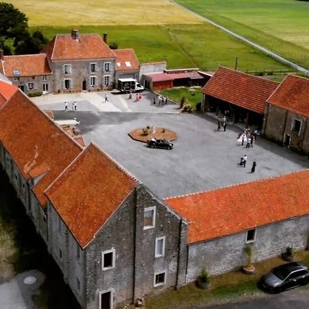 Отель Domaine De La Ferme De Jean Grogne Фонтене-Трезиньи Экстерьер фото