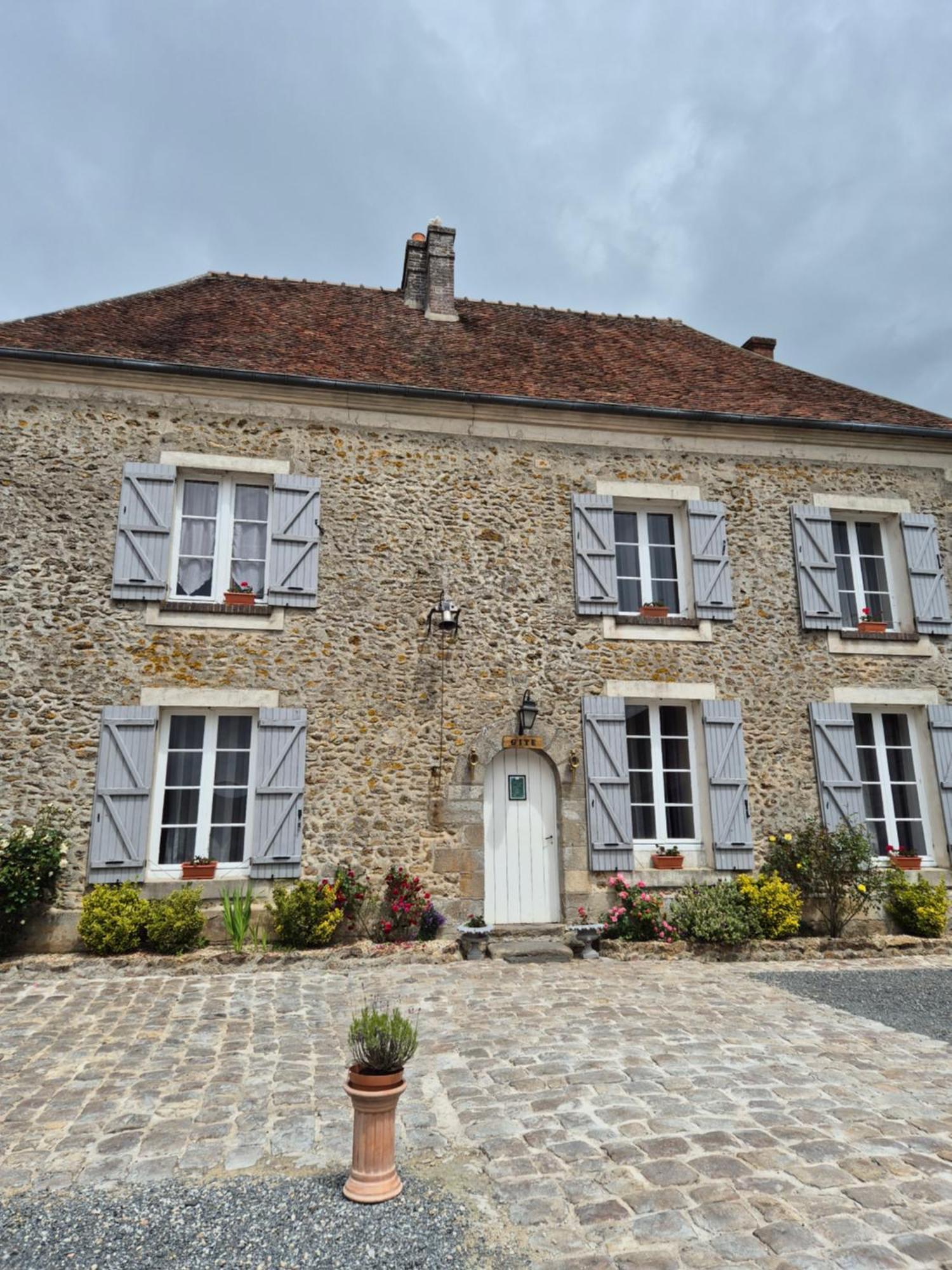 Отель Domaine De La Ferme De Jean Grogne Фонтене-Трезиньи Экстерьер фото