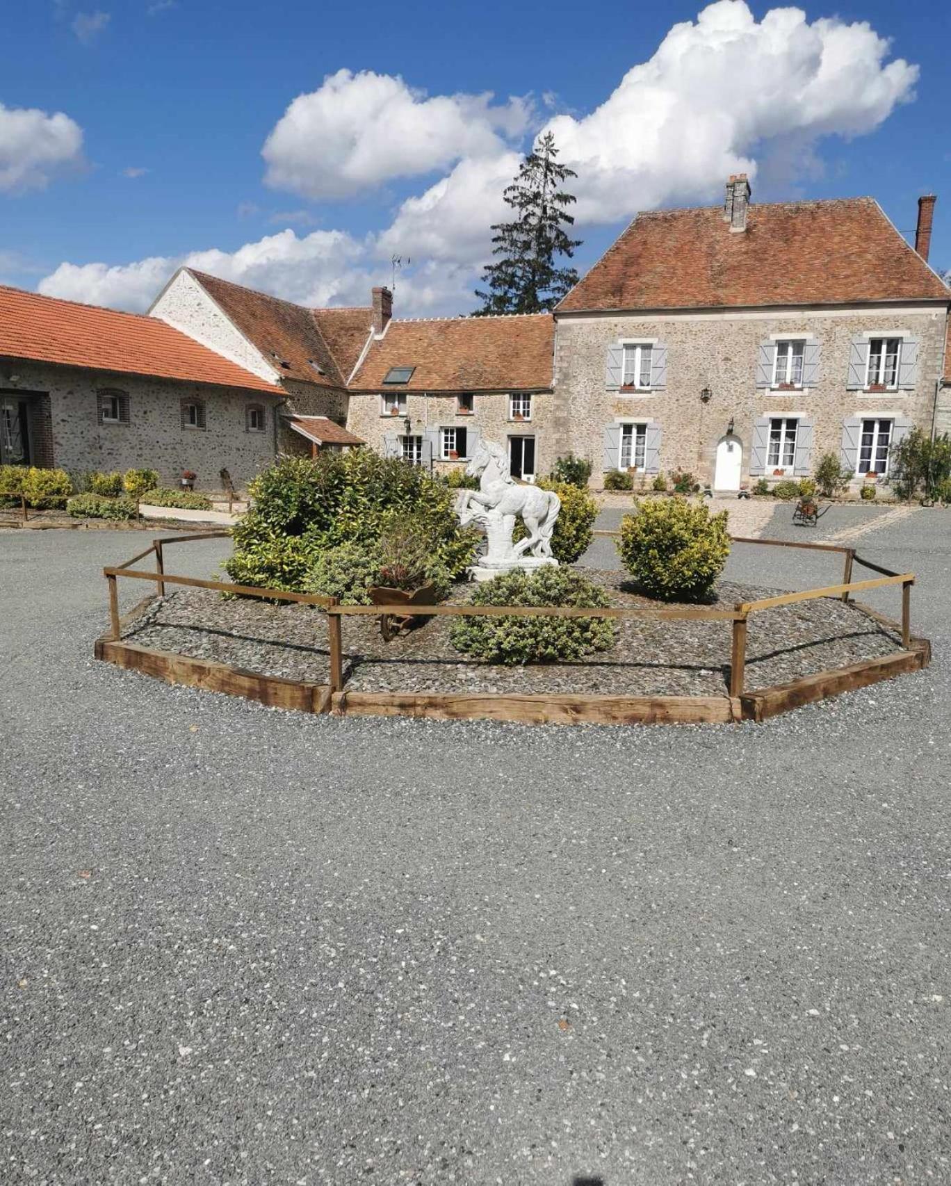 Отель Domaine De La Ferme De Jean Grogne Фонтене-Трезиньи Экстерьер фото